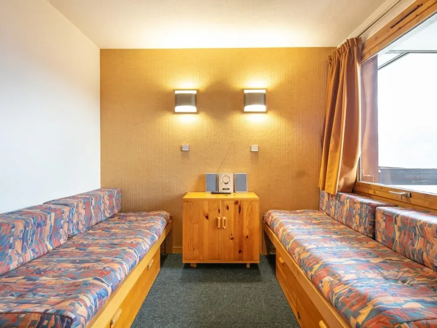 Studio in Doucy at the Foot of Ski Slopes