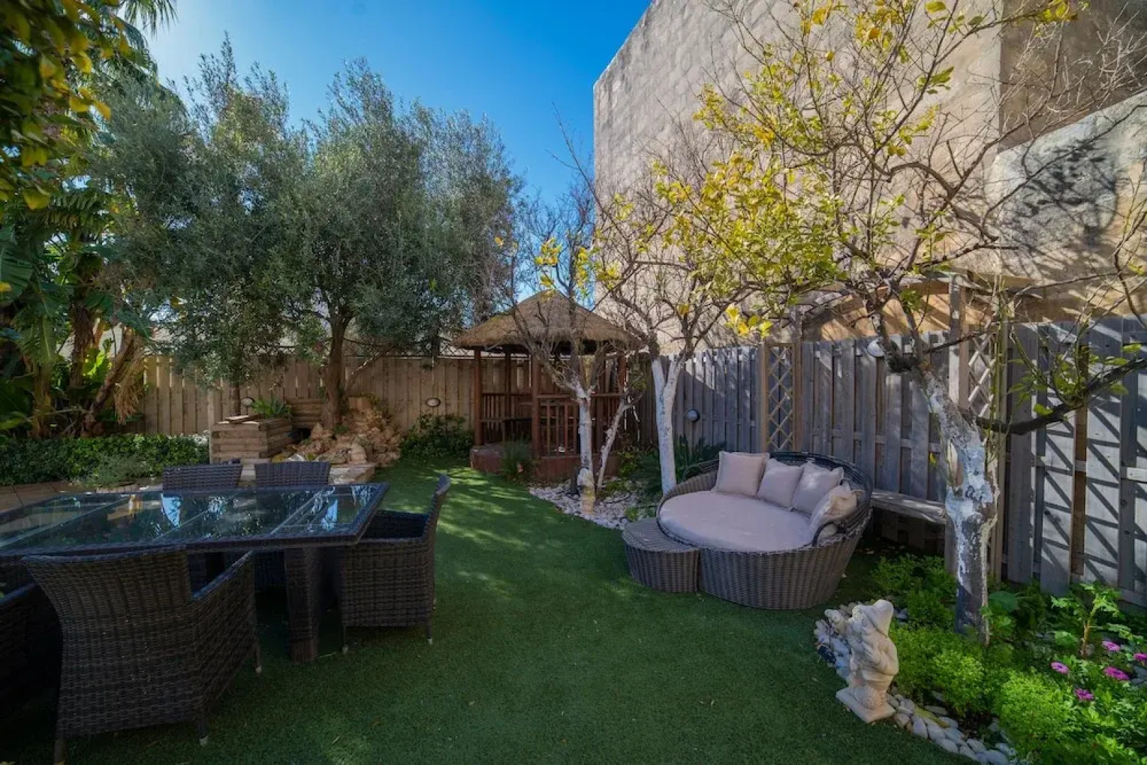 Village Knights Accommodation