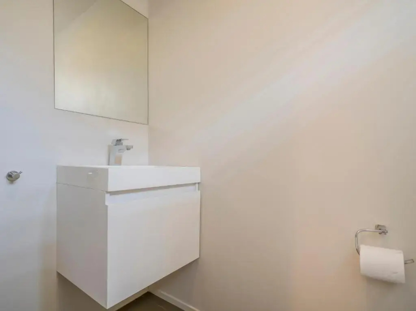 Lakeside Villa Retreat - Matarangi Downstairs Holiday Unit