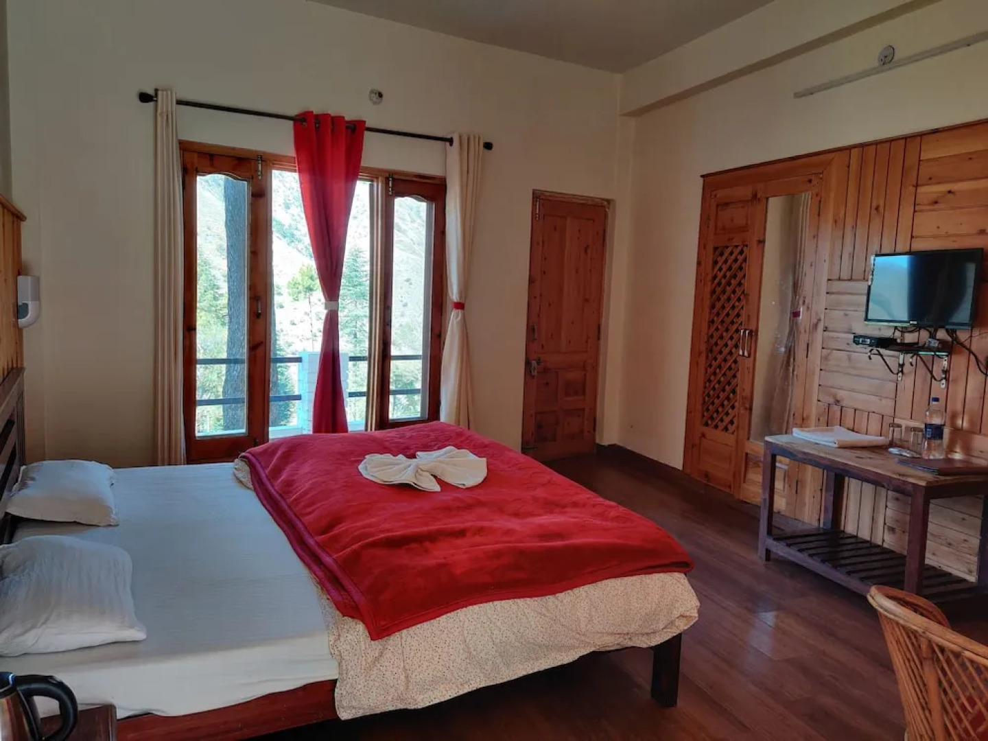 Hotel Burans And Restaurant