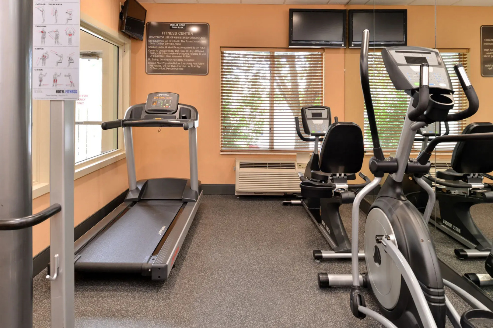 Holiday Inn Express Hotel & Suites Cincinnati-Blue Ash by IHG