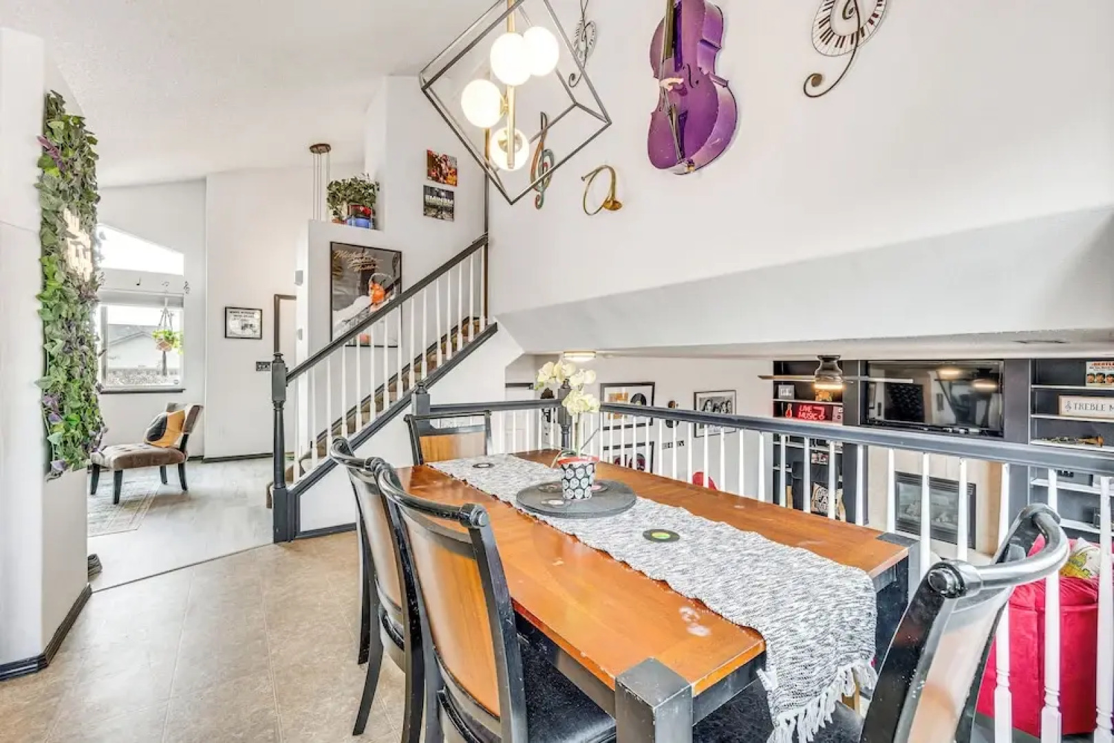 Music-Themed Fountain Home W/ Fireplace & Yard!