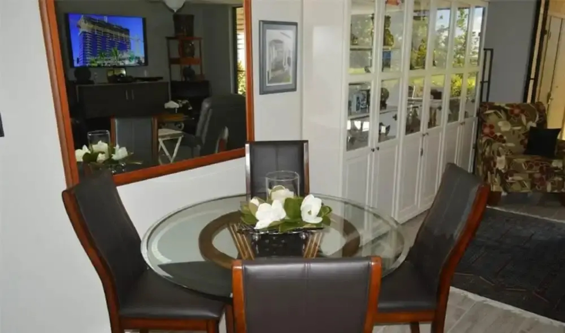 Villa Tomar Steps to Pool Custom-made Bedrooms