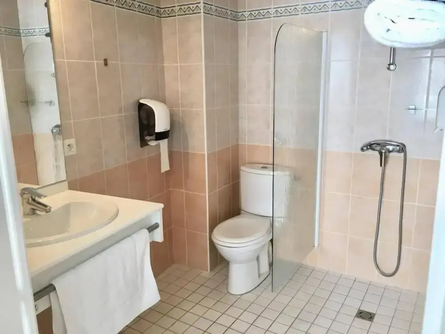 Logis Hotel Restaurant Le Laurier Fleuri