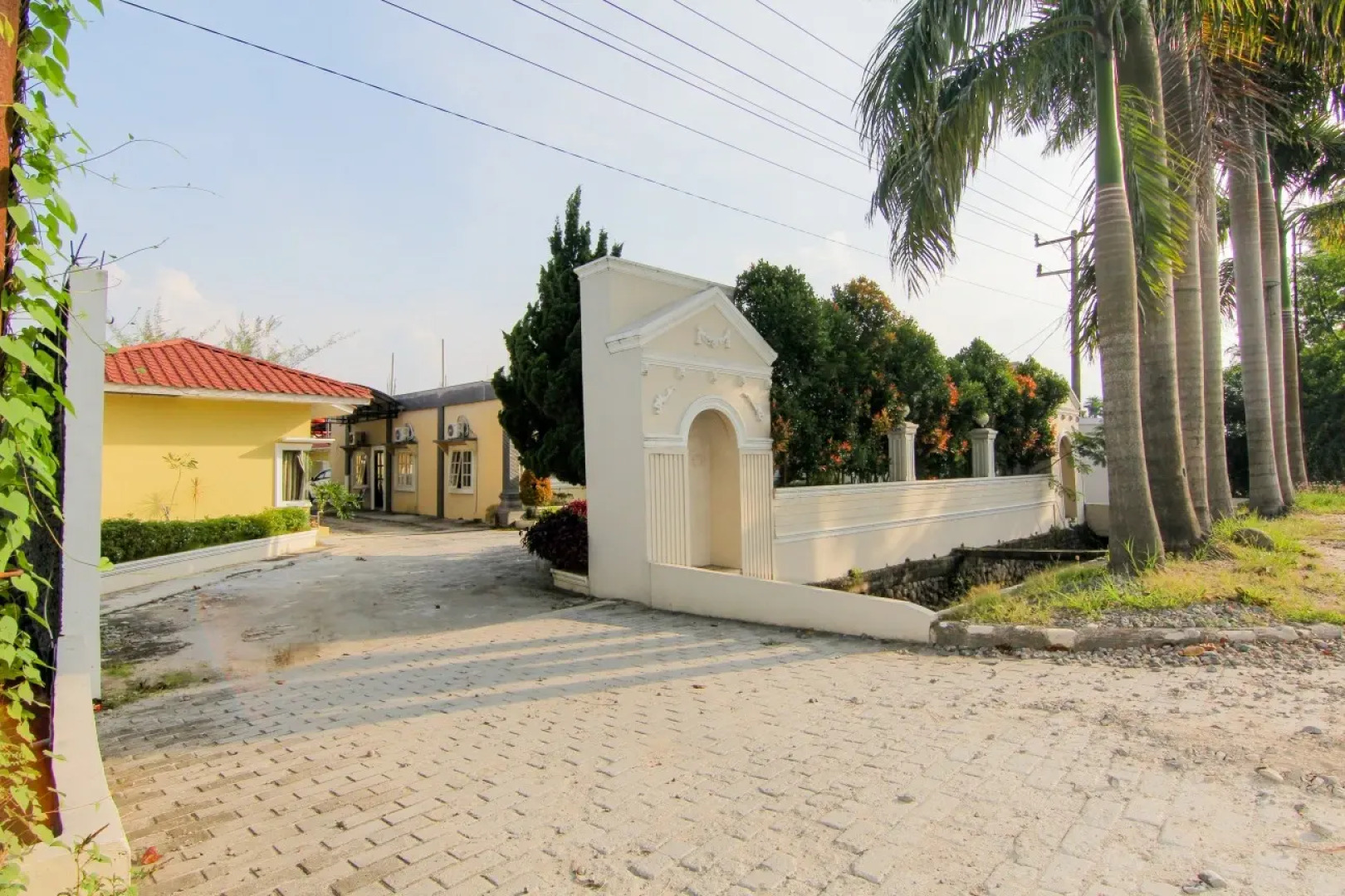 Trans Bandara Residence by ZUZU