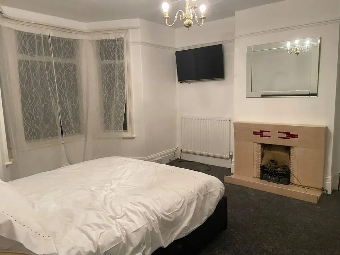 Charming 2-bed Apartment in Brentwood Free Parking