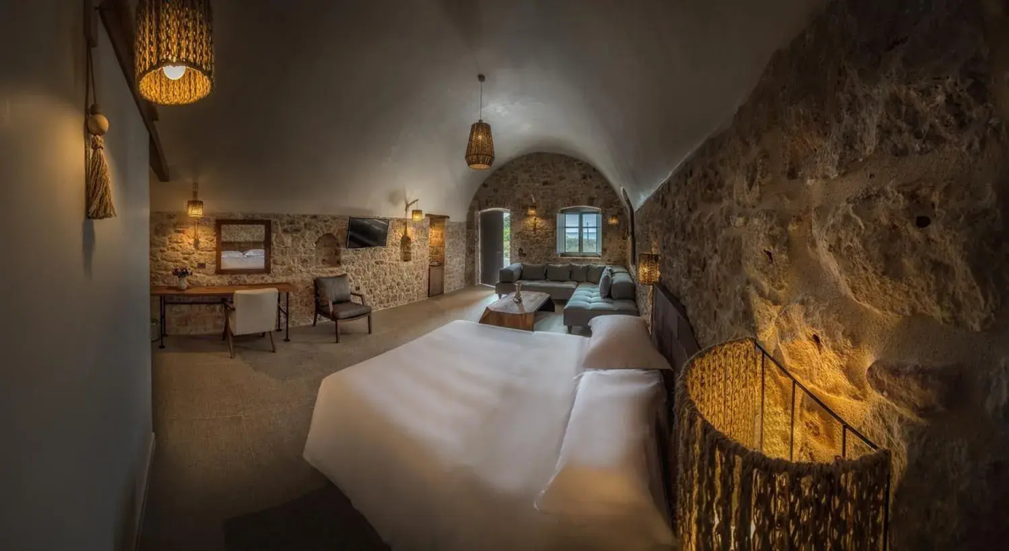 Ippola Boutique Hotel