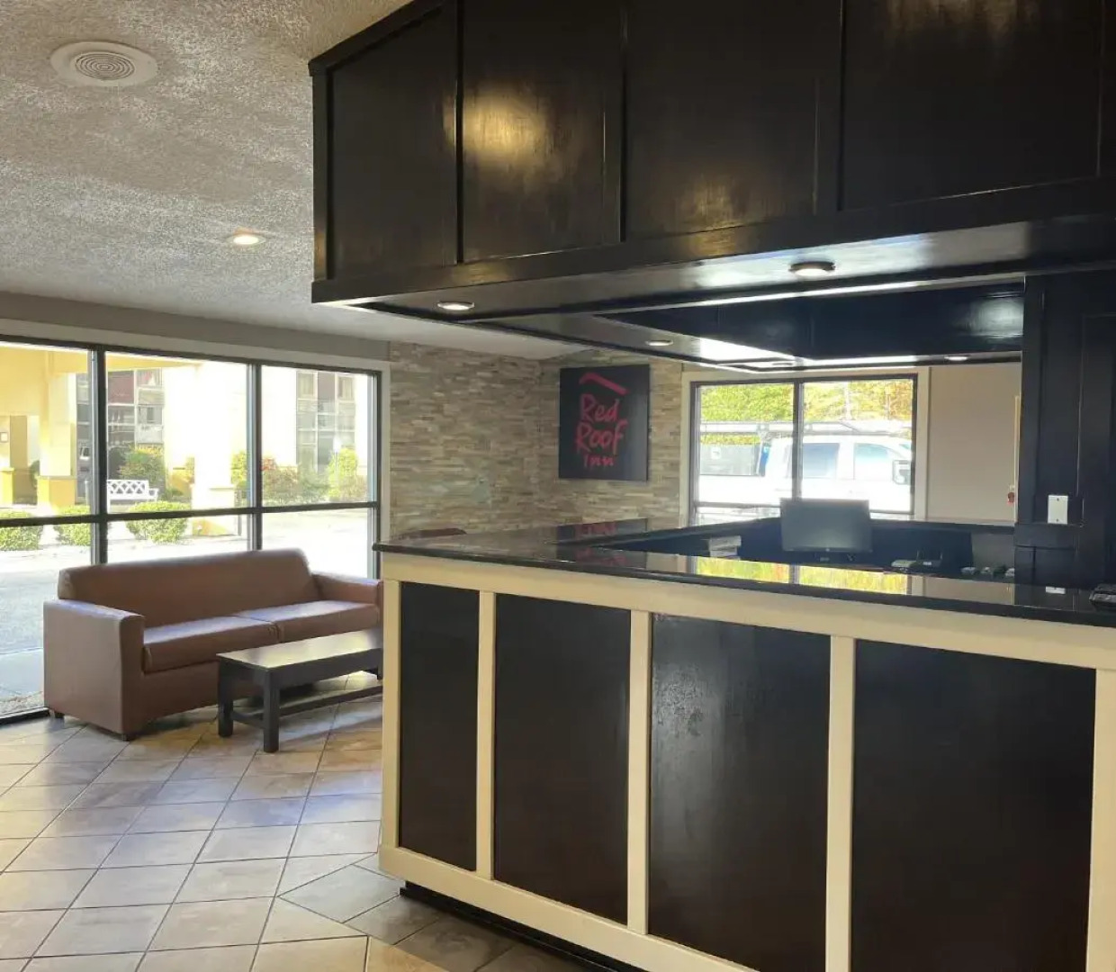 Red Roof Inn & Suites Newport News