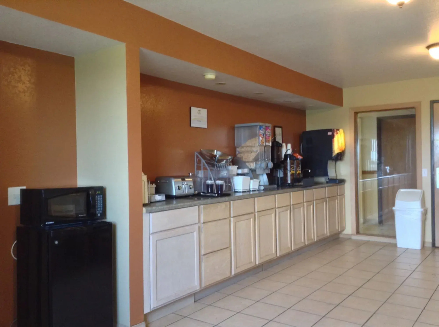 Western Inn & Suites