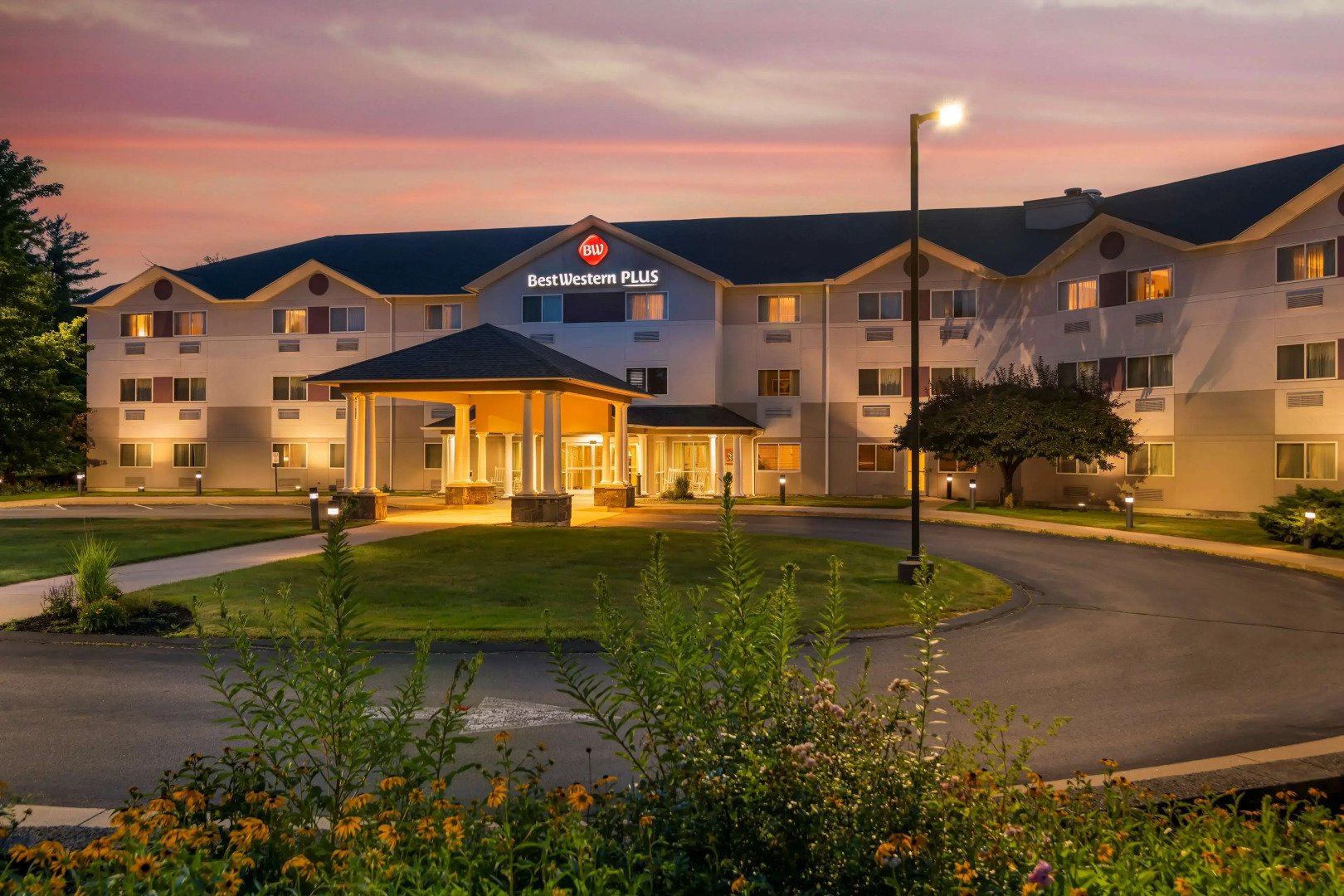 Best Western Plus Executive Court Inn & Conference Center