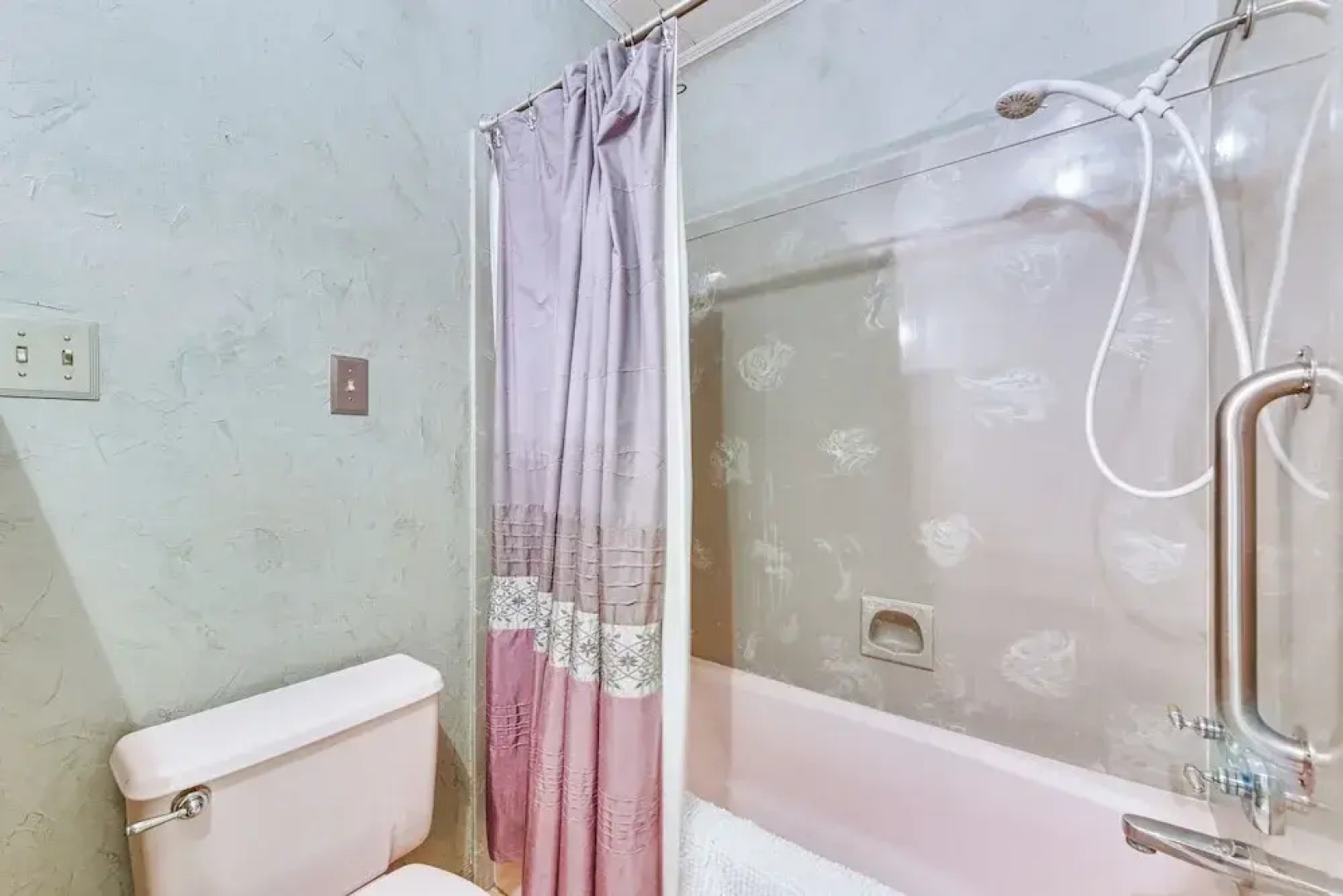 8 Mi to Lafayette: Dog-friendly Home w/ Large Yard