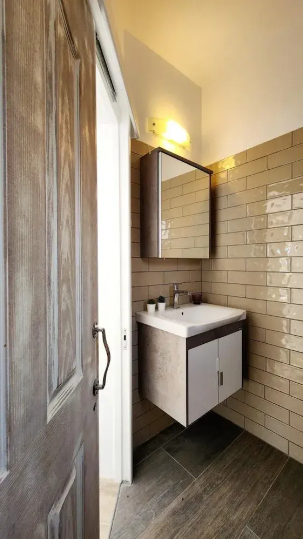 Beautiful Villa Within Easy Distance to Attraction