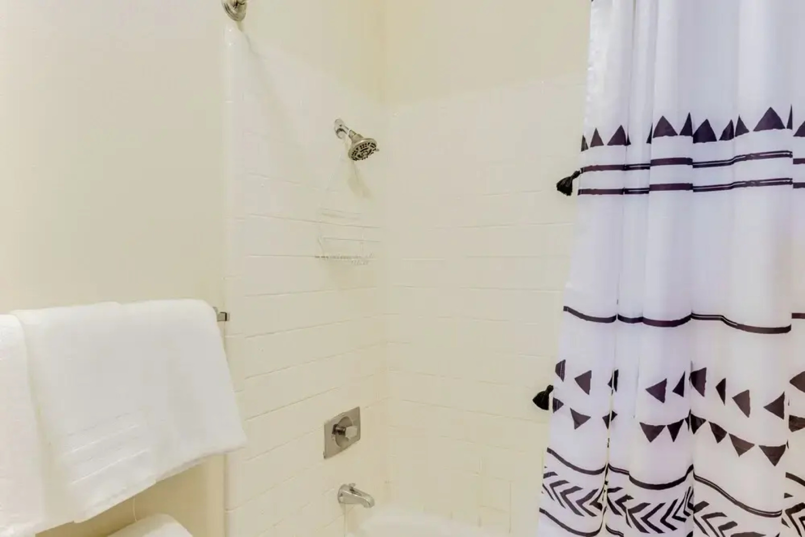 1/2 Mi to Skiing: Red River Condo w/ Free Shuttle!