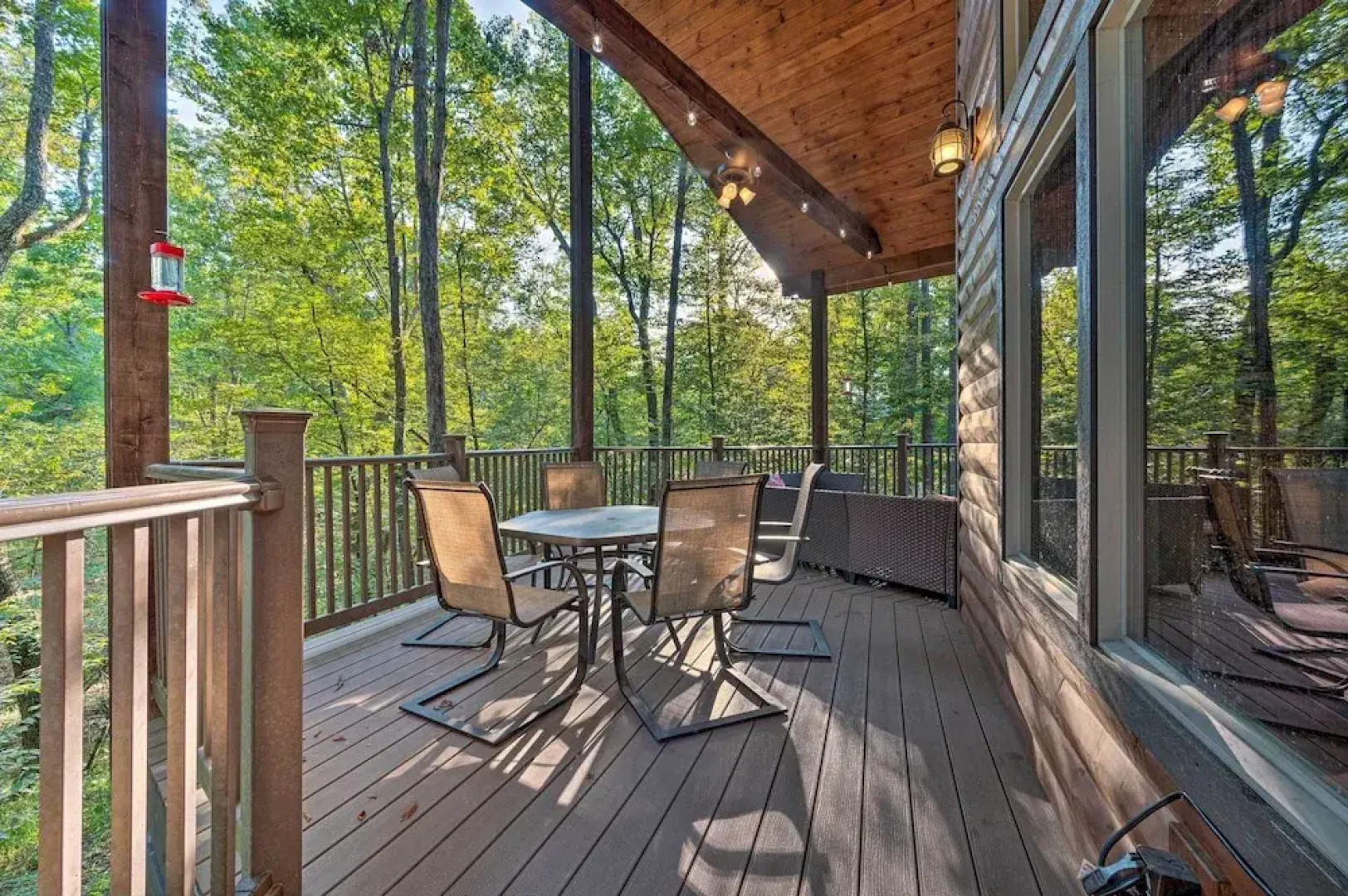 Creekside Broken Bow Cabin w/ Hot Tub & Fire Pit!