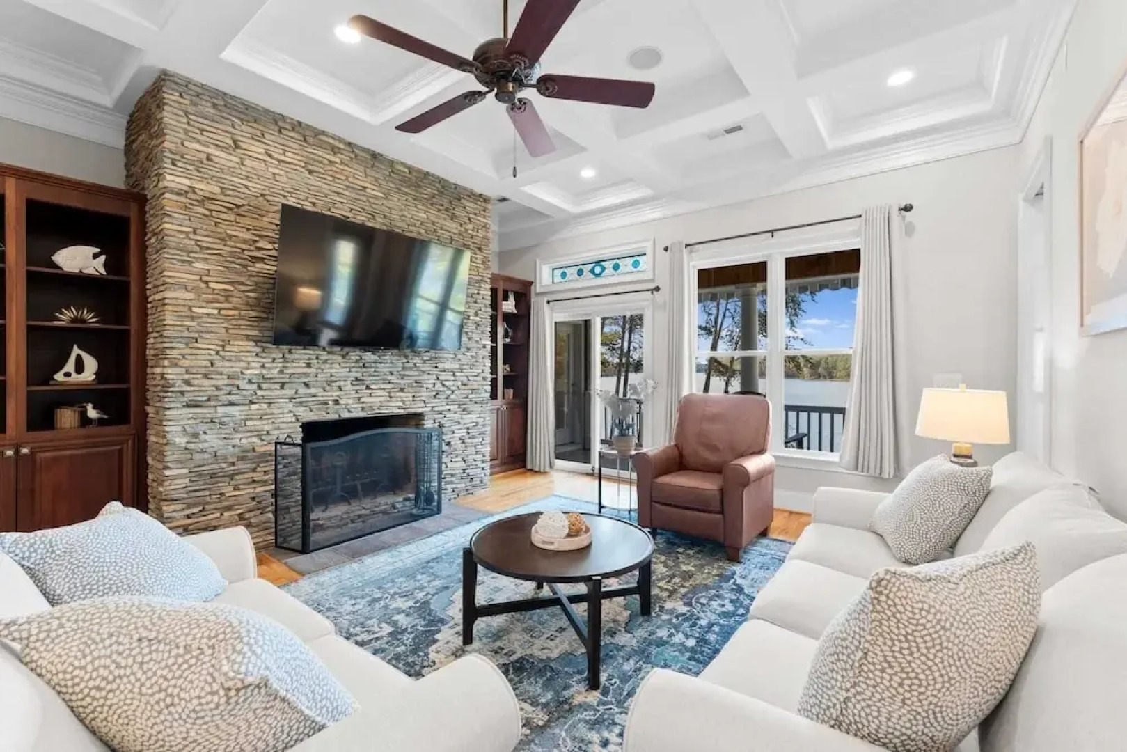 Sunset Pointe by Avantstay Waterfront, Beach, Fire Pit Sleeps 14 5bdr 4BA