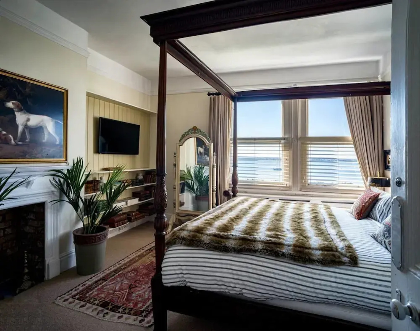 Manor House / 10-bed Home on Osea Island, Essex