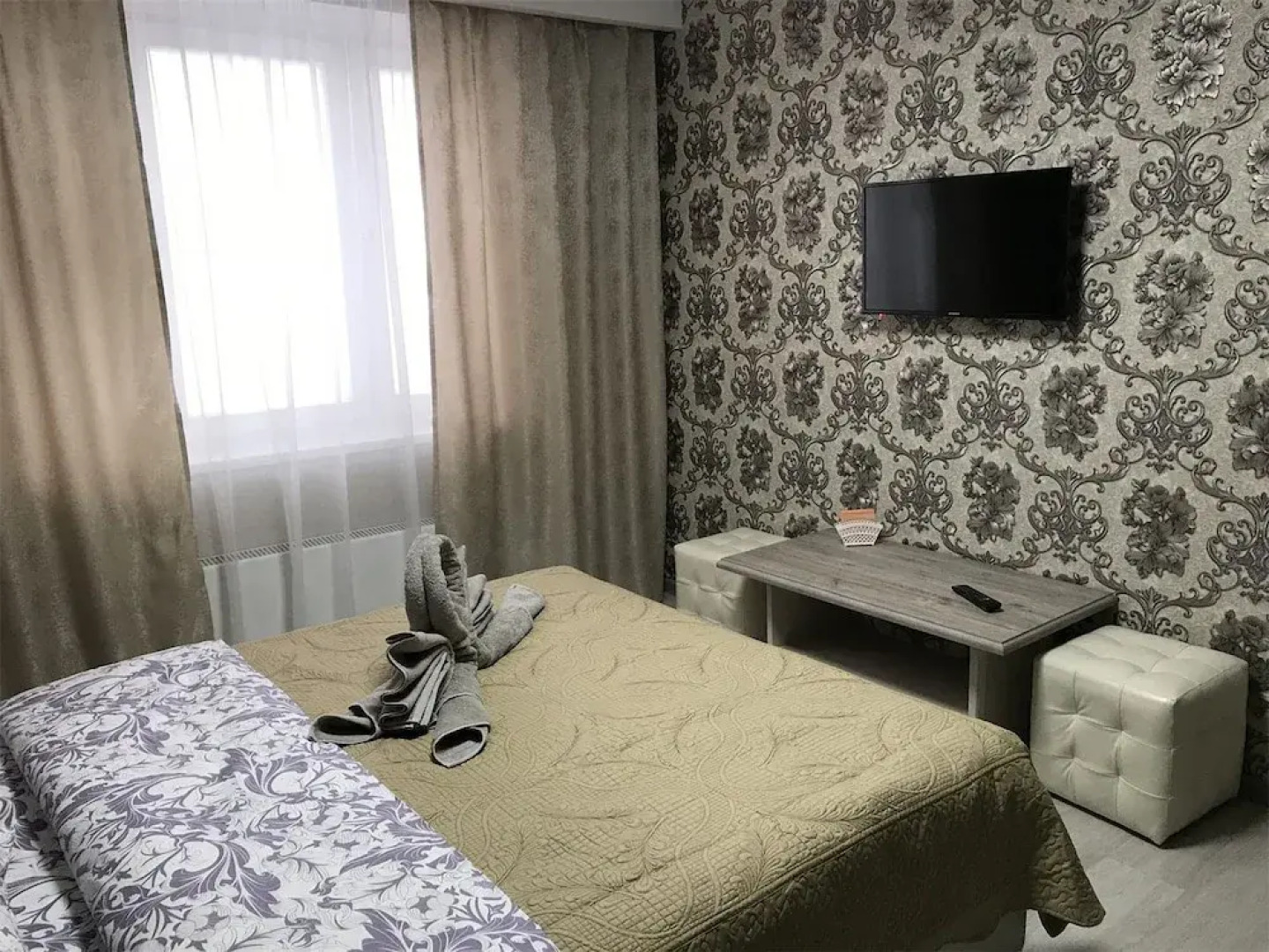 Часы Бунинская аллея