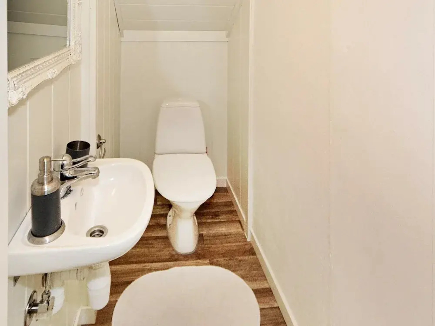 Holiday Home in Høvåg