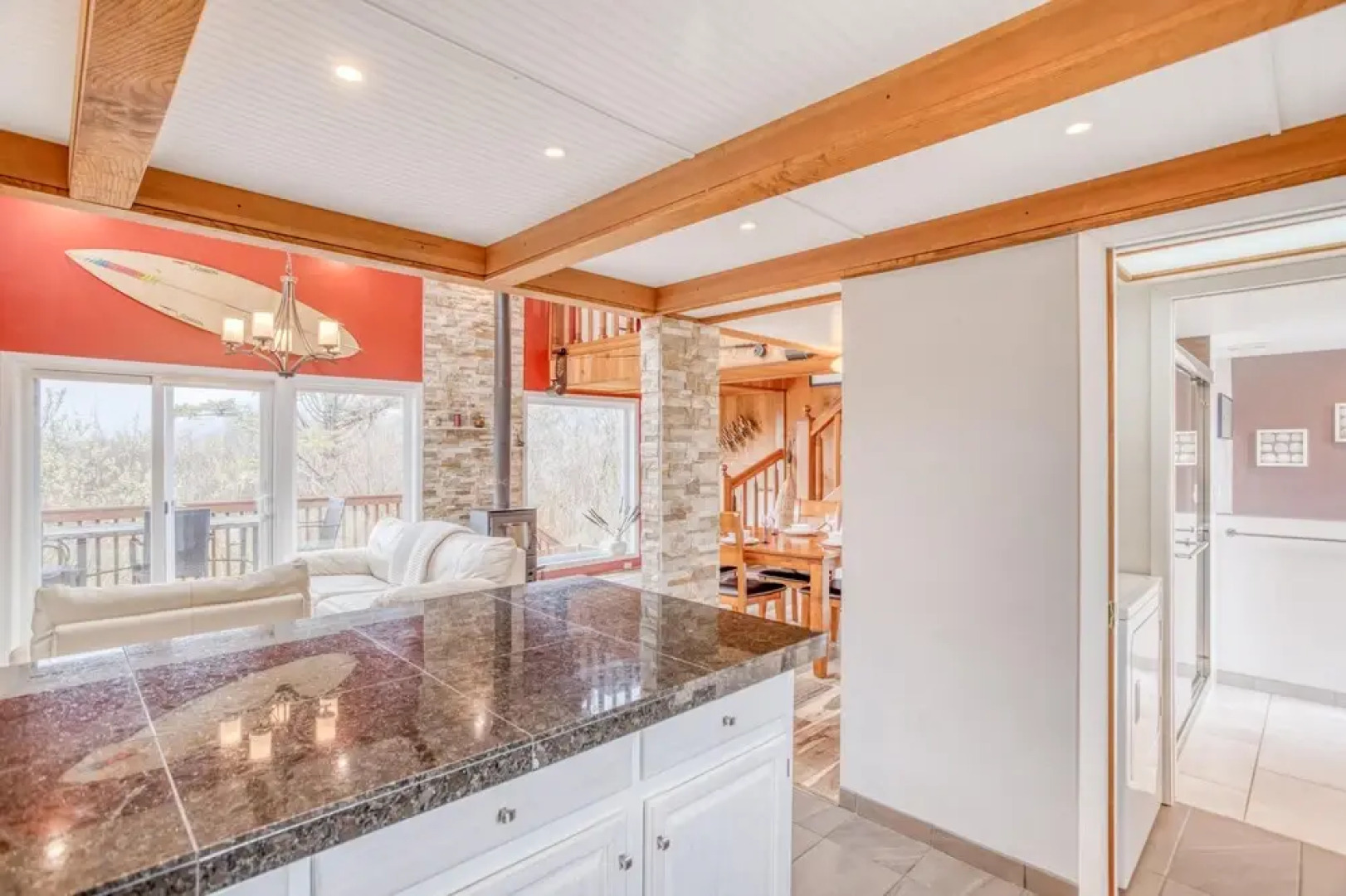 Lakefront Beachhouse