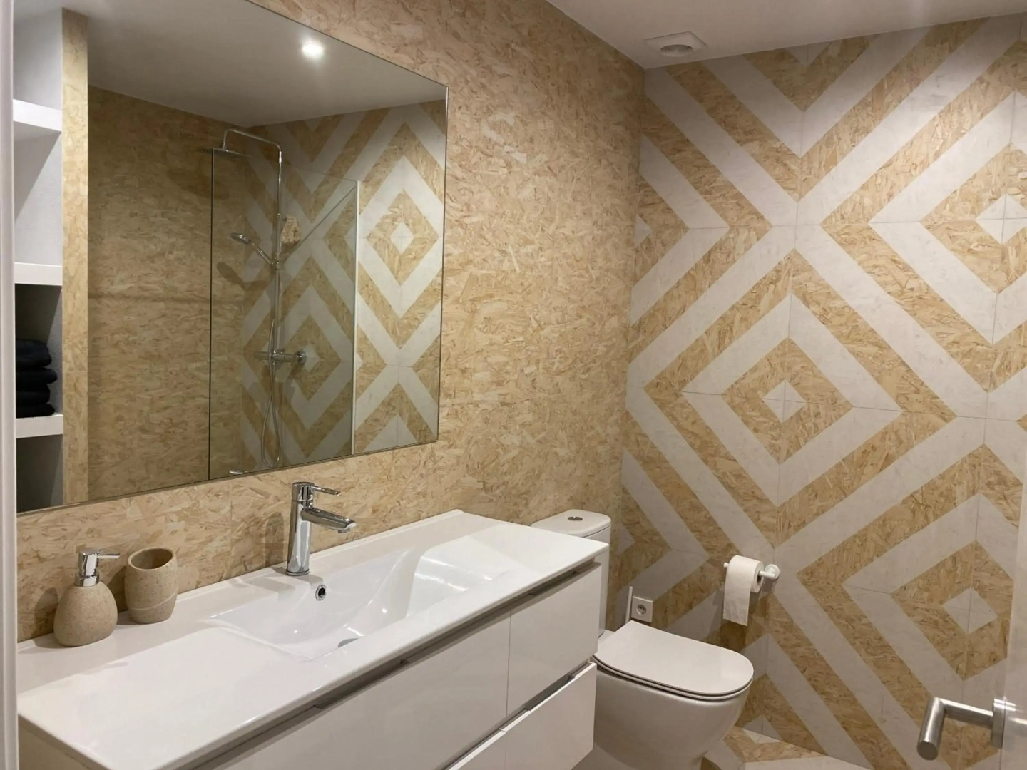 JASALPI único apartamento delante del Lago de Banyoles