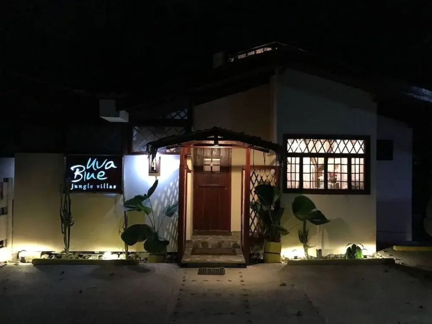 Villa 4 - Amazing 2 Bed Villa - Private Garden