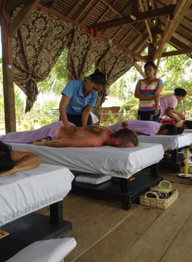 Babak Bungalows Surf and Yoga Resort