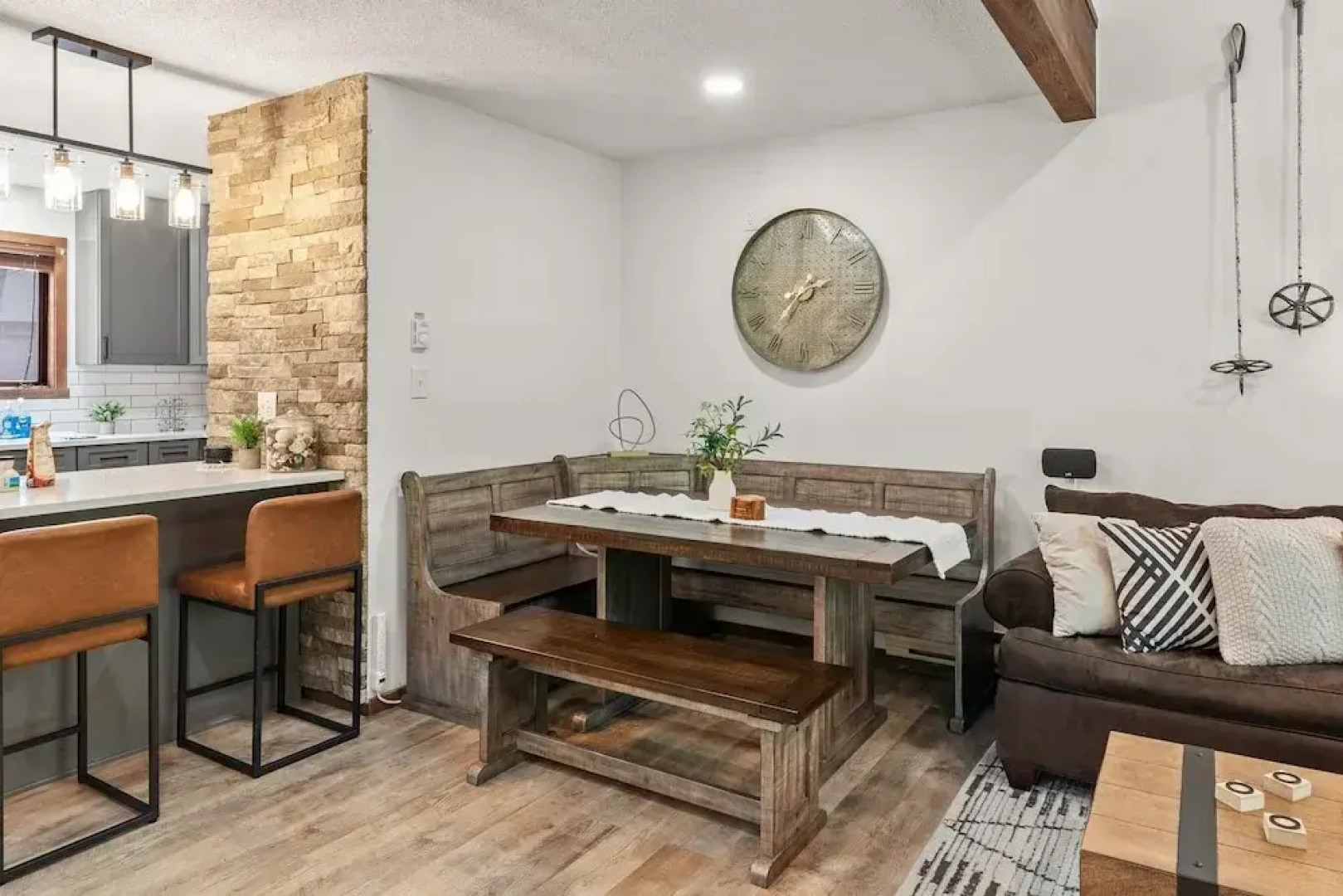 The Bear s Den by Avantstay Prime Location Renovated w Movie Game Room