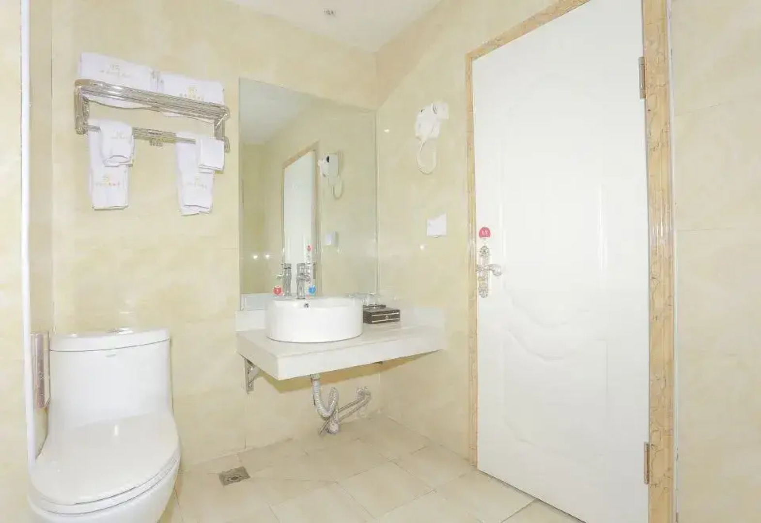 Huarong Apartment Hotel