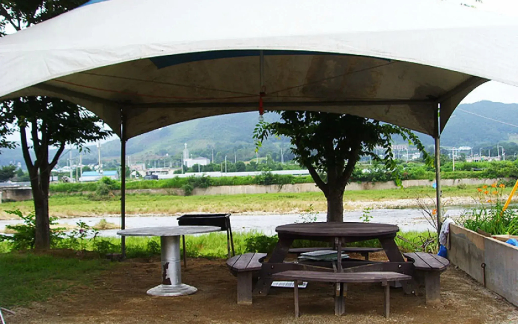 Yangpyeong Hayandohwaji Pension