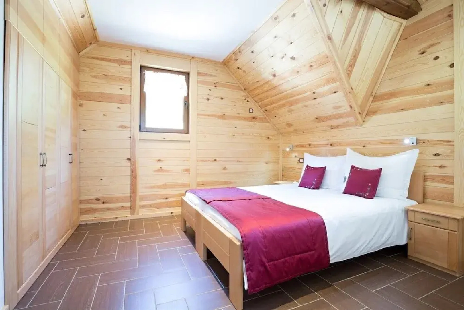 Etno Naselje Vrdnička Kula