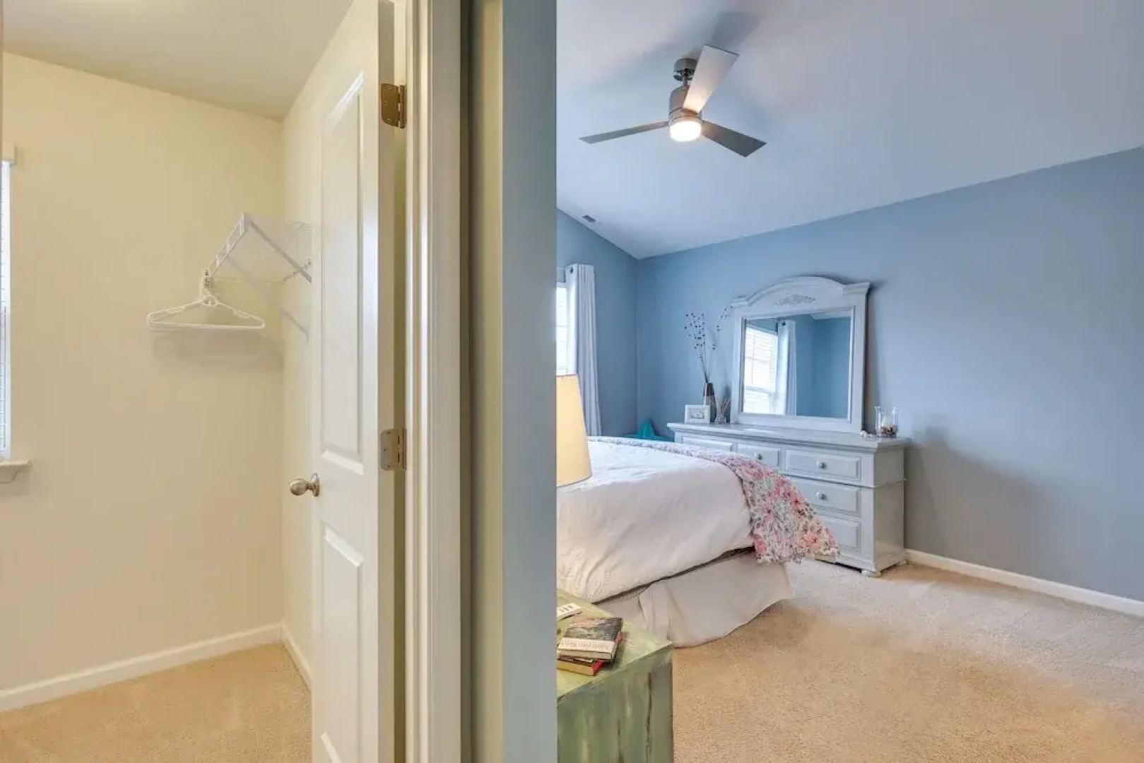 Sweet Dreamin Townhome ~ 7 Mi to Beach!