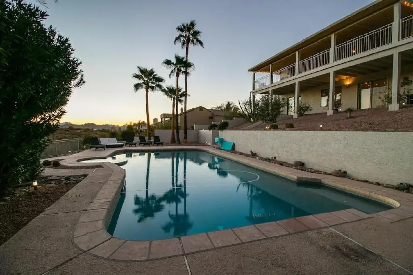 Spacious Hillside 5 Bdrm with Pool and Views