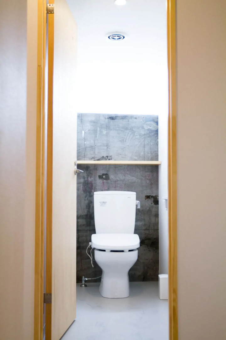 Hostel and Dining Tanga Table