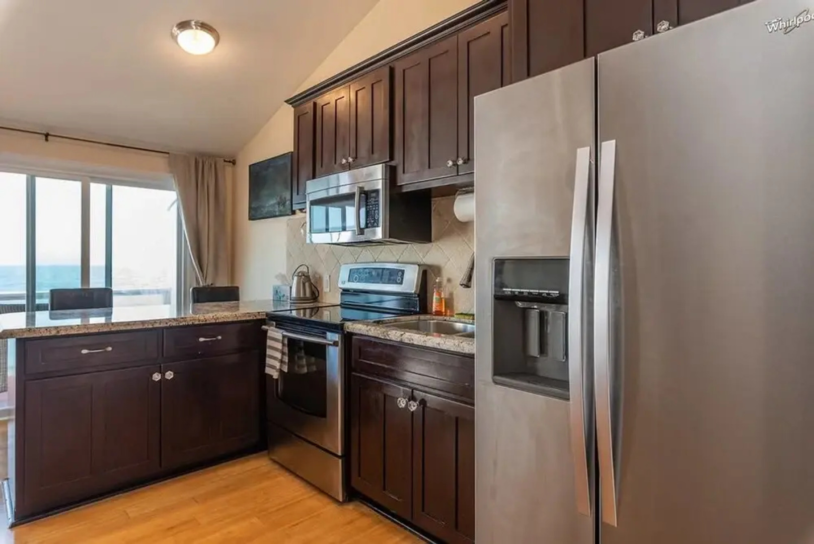 Oceanfront Malibu Beach House 1 bdr 4 Sleeps