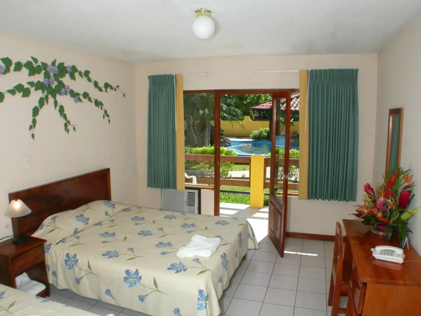 Fuego del Sol Beachfront Hotel