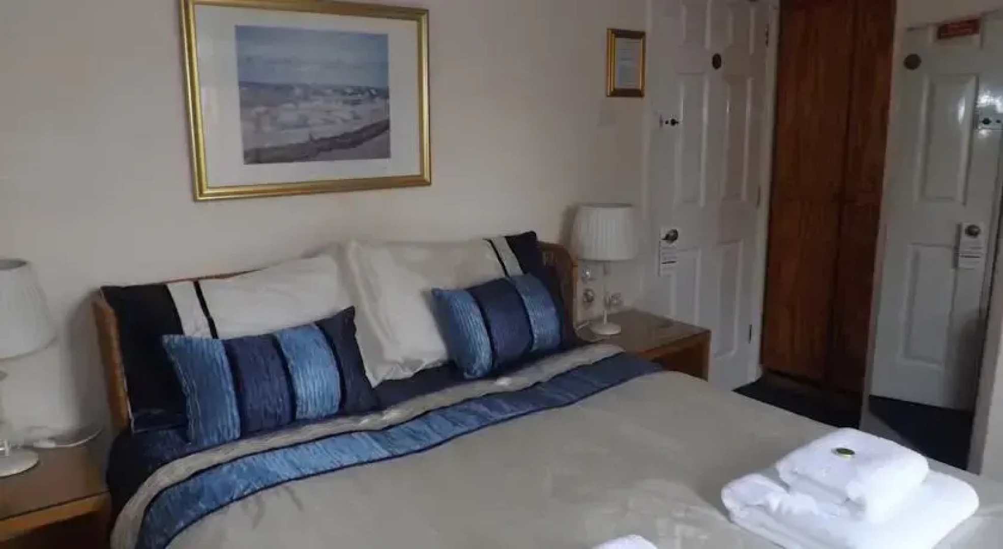 Castle Laurels Guest House