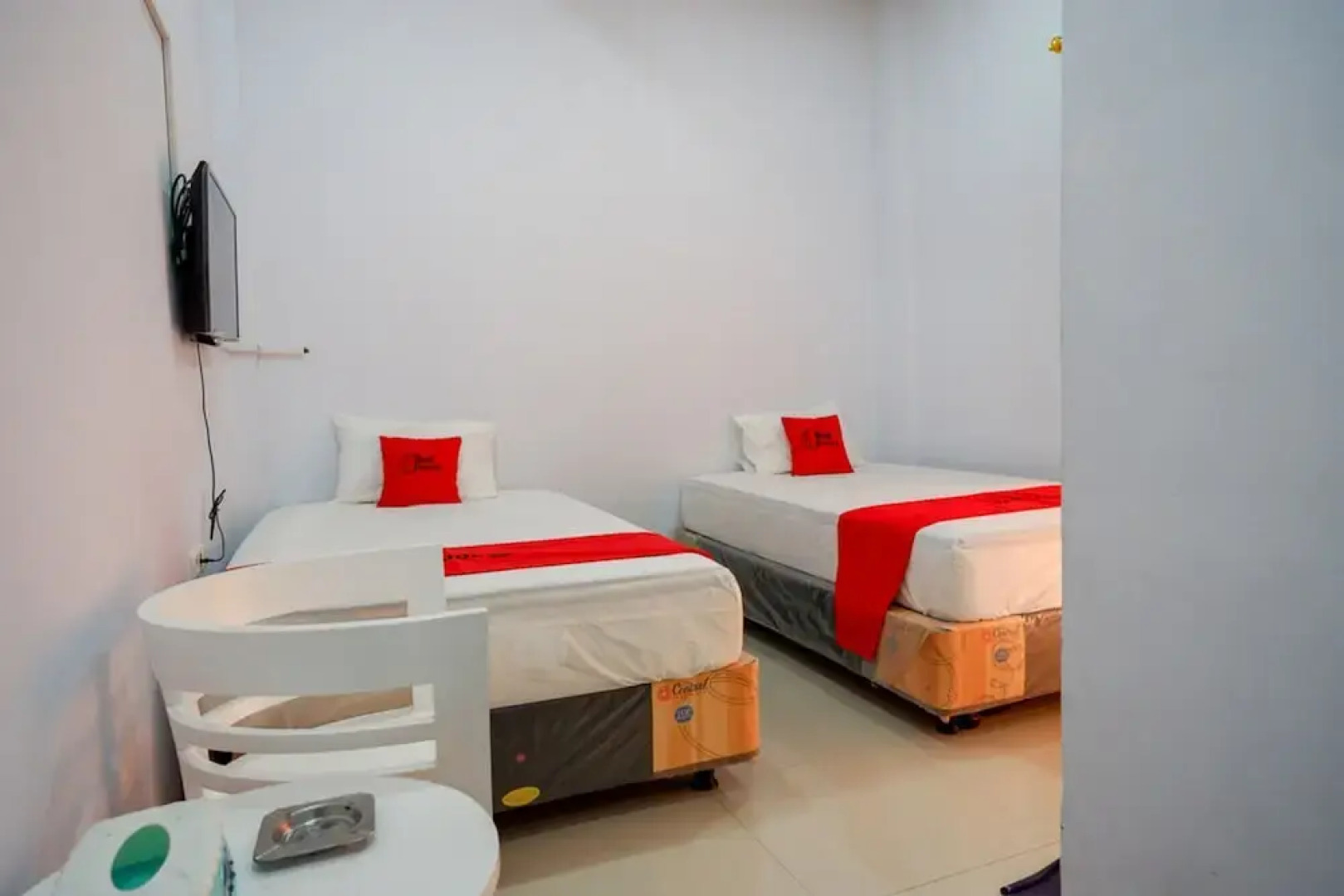 RedDoorz near Betoambari Airport Bau Bau