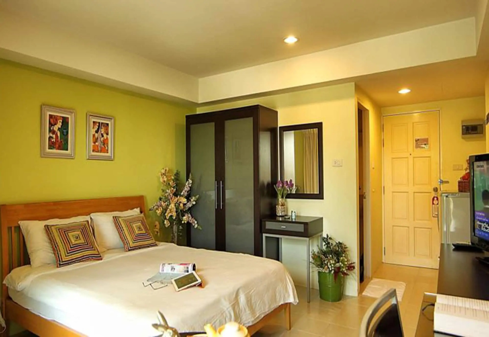 Caza V1 Serviced Apartment