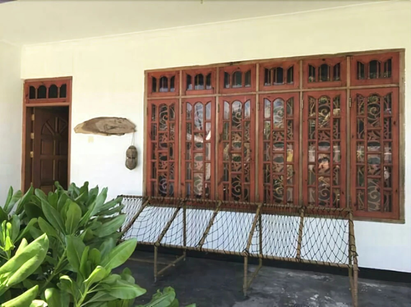 Serene Blue Bowls Surf Inn