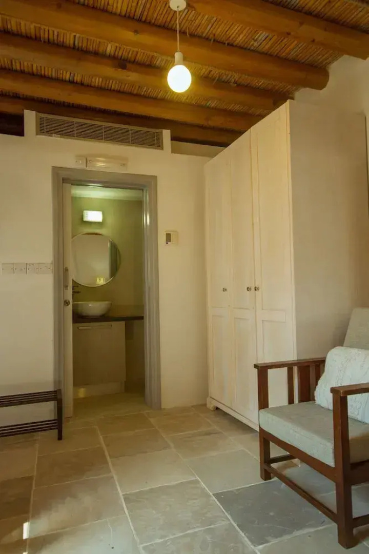 Thyone Studio Cottage