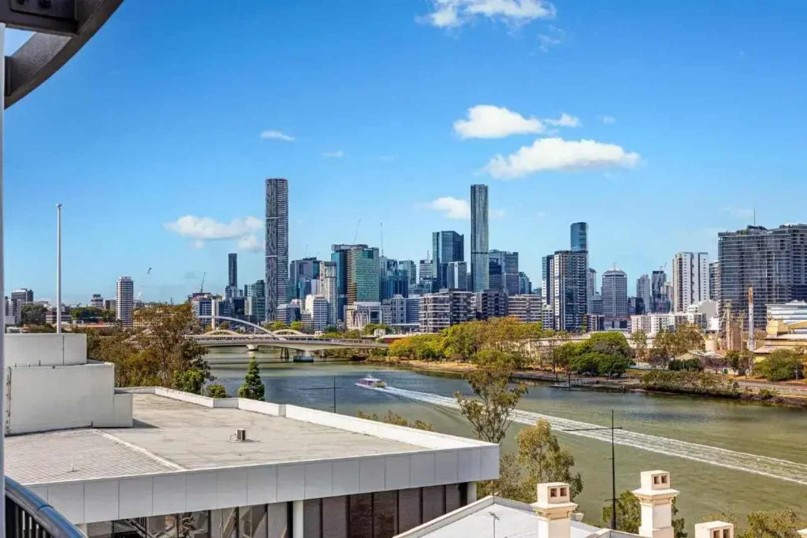 Cosmo Apartment Hotel