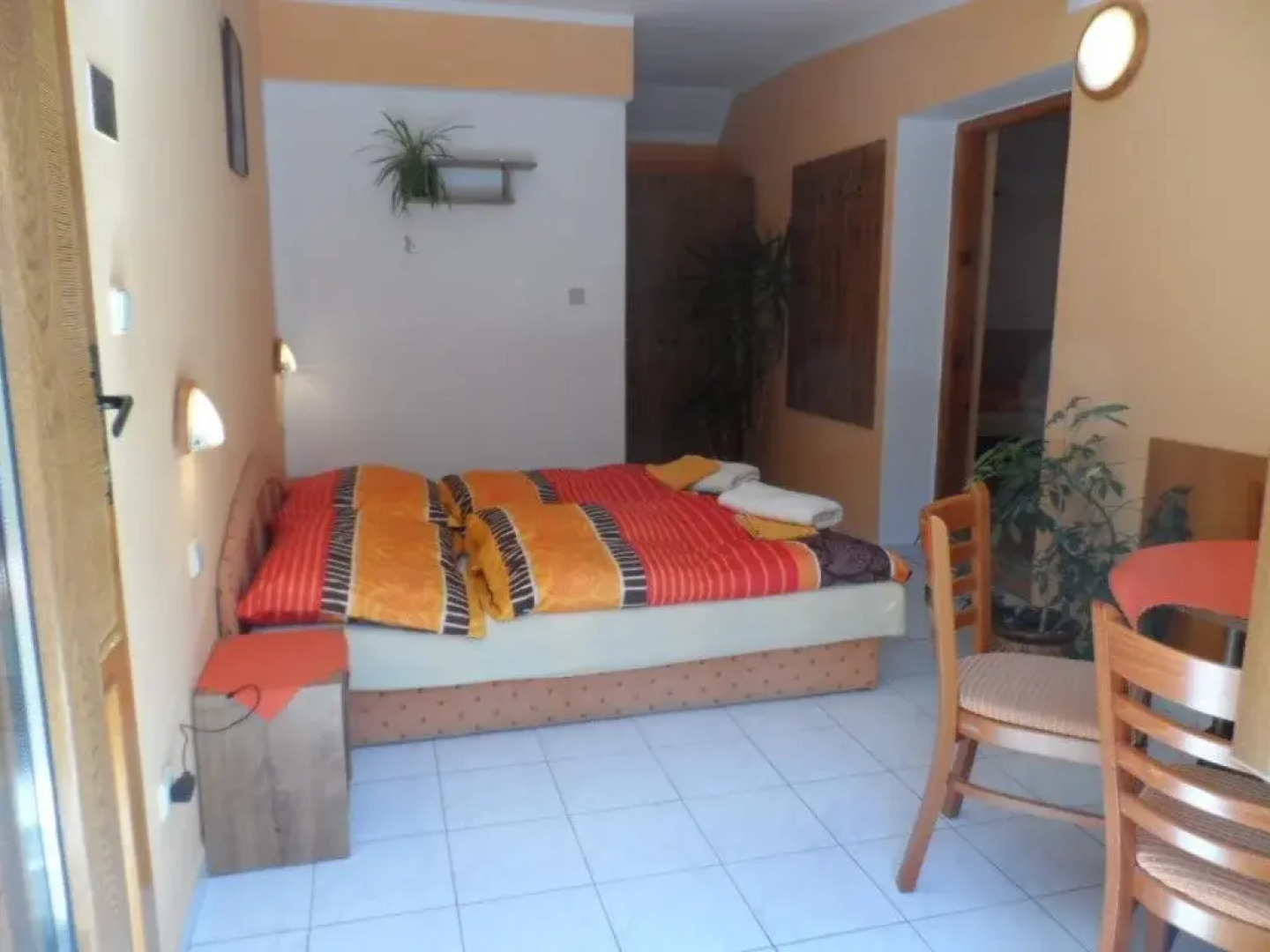 Penzion a restaurace U Třeboňského kola