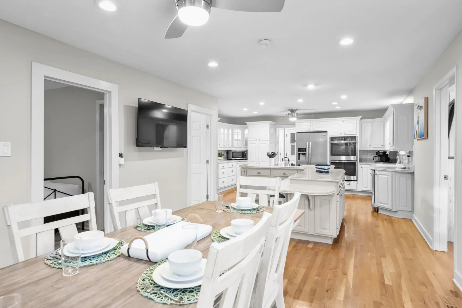 Sip, Sip Away by Avantstay Pool + Hot Tub