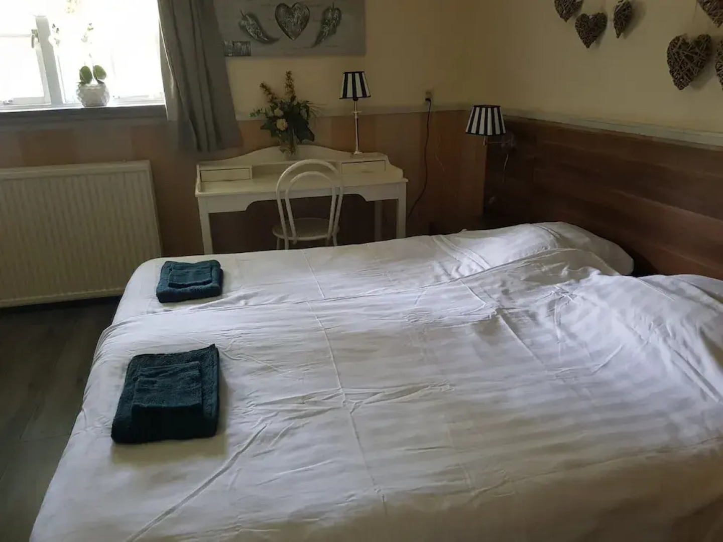 Attractive Farmhouse in Giethoorn With Garden