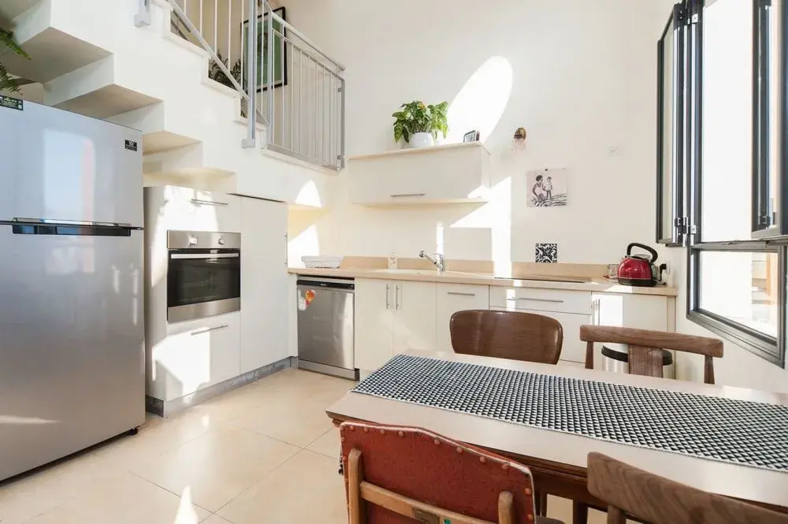 Sea N' Rent - Shimon HaTzadik 6/2