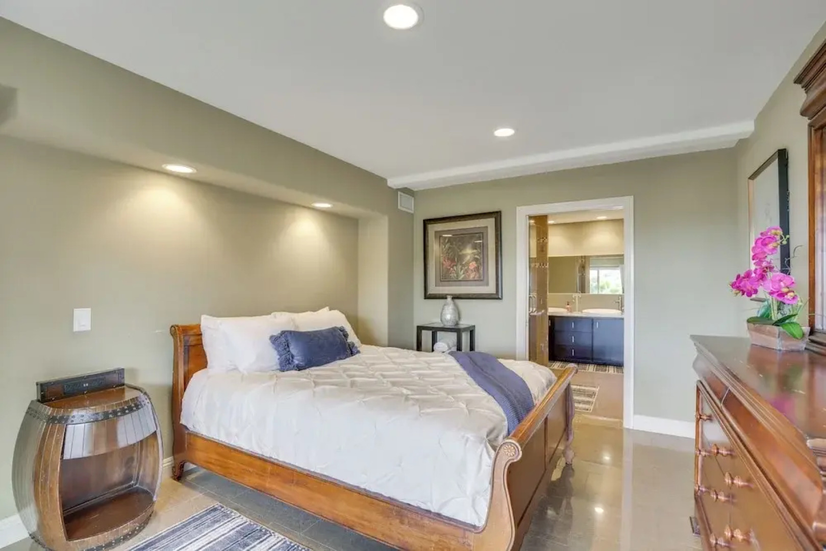 Hot Tub + Balcony: Rainbow Retreat Near Wineries!