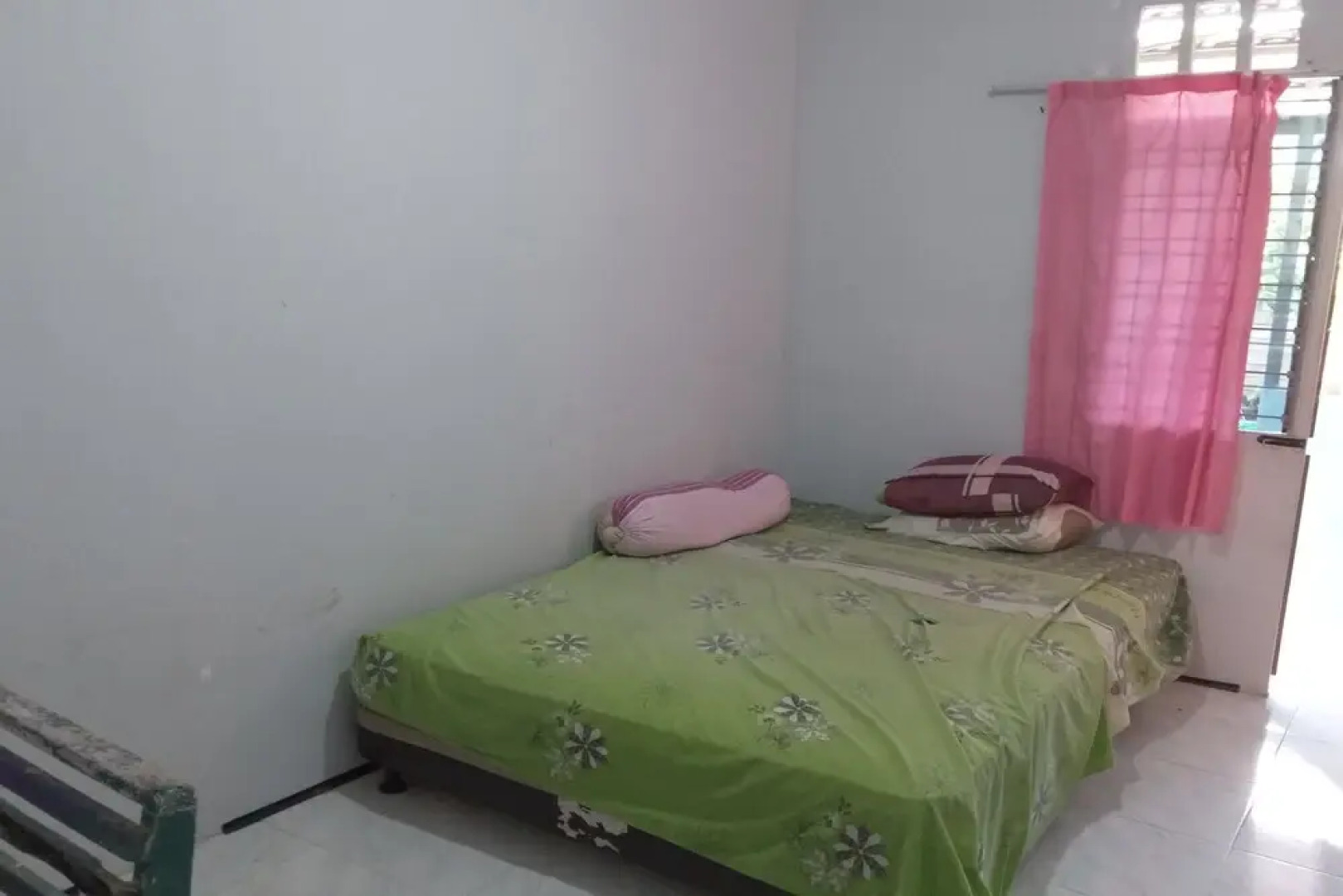 OYO Life 93259 Kos Kurnia