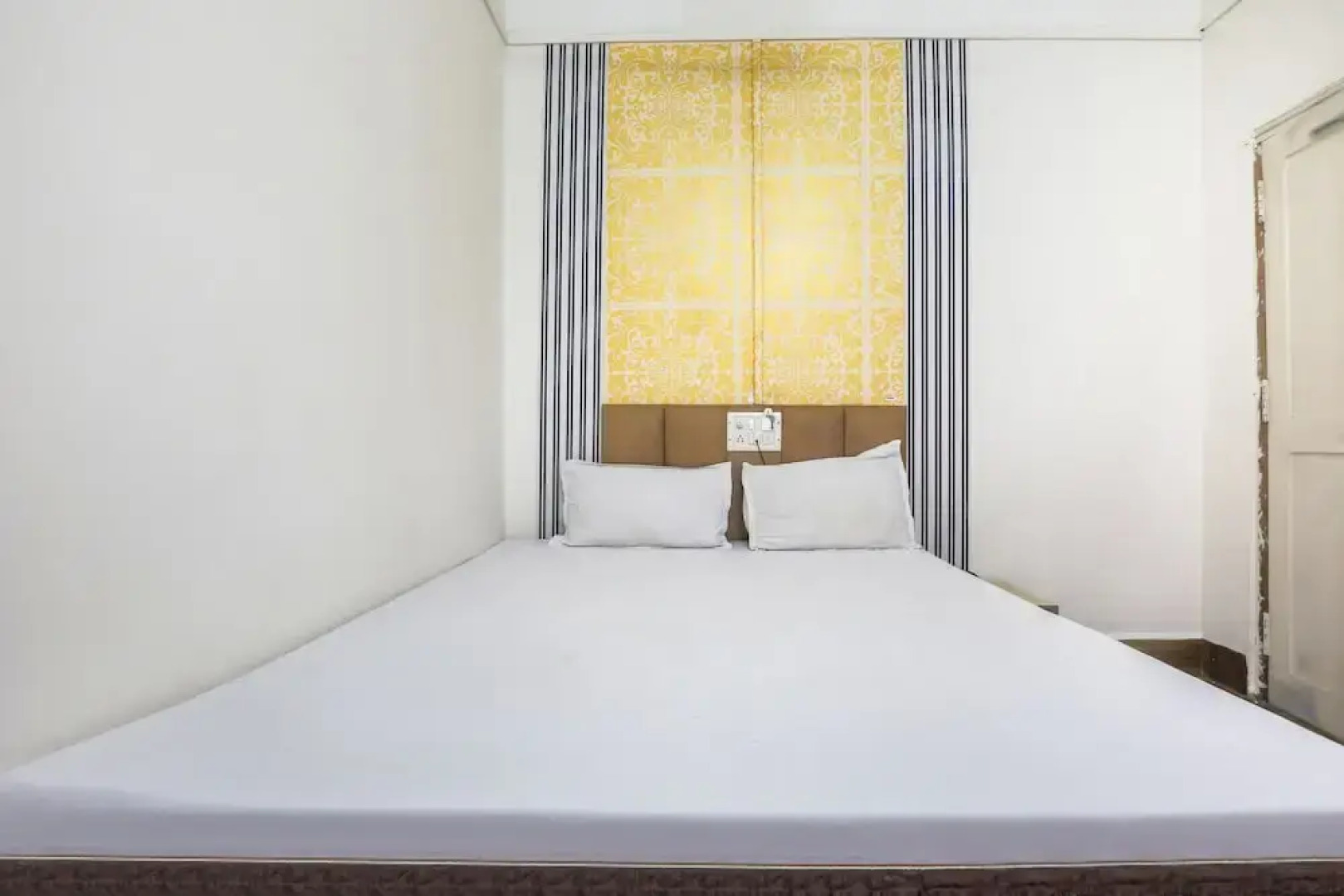 SPOT ON 37412 Hotel Priti International