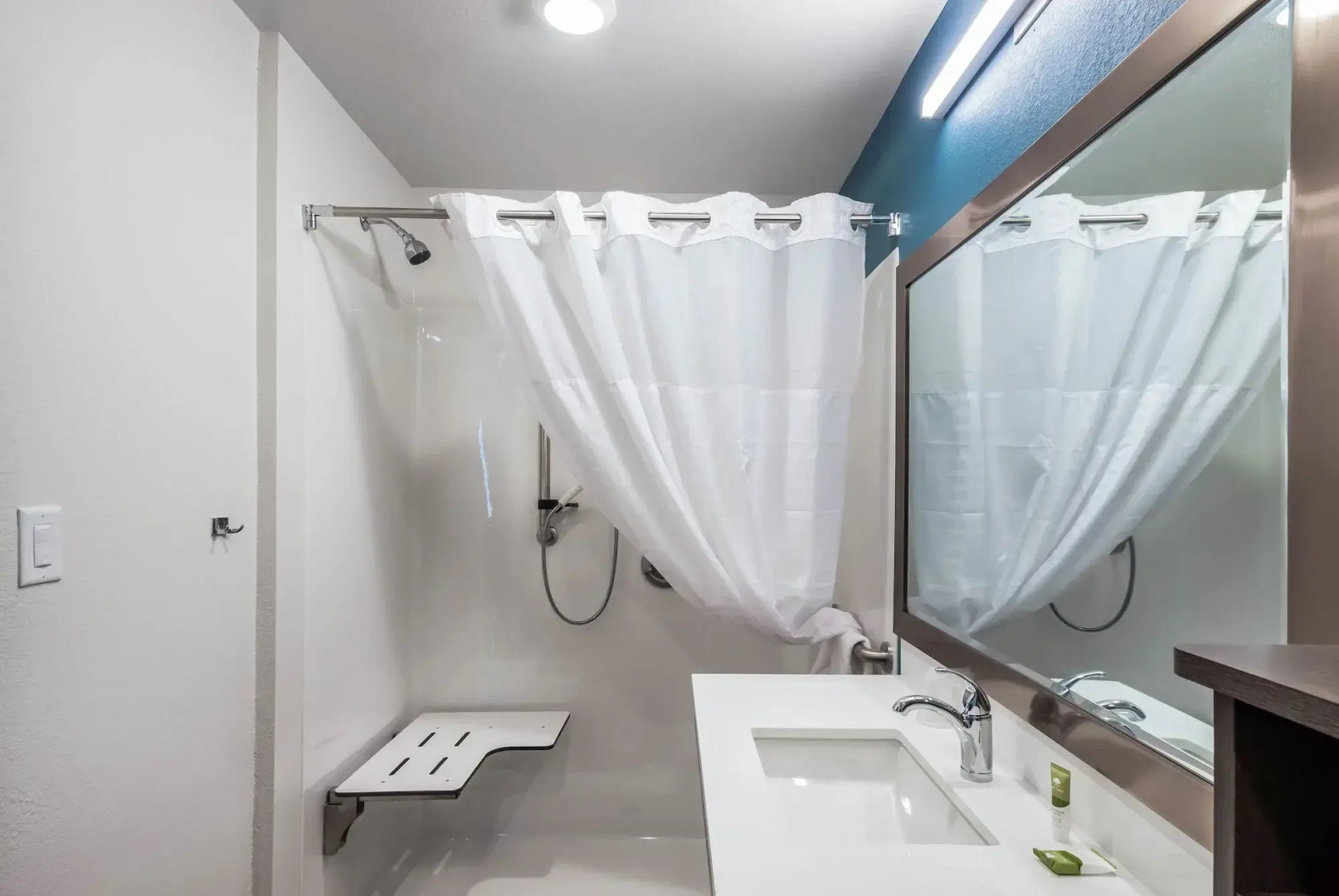 WoodSpring Suites Carol Stream - Chicago