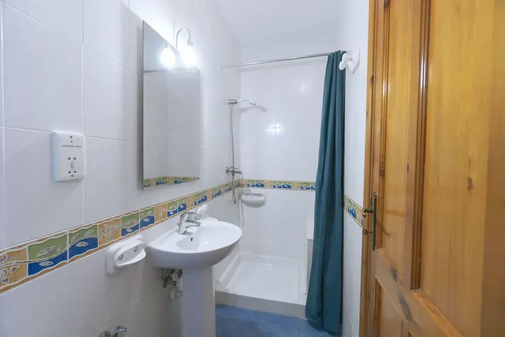 Getawaysmalta - Harbour Lights Seafront Penthouse With Terrace St Paul's Bay